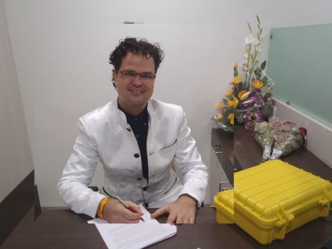 Signing contracts in India